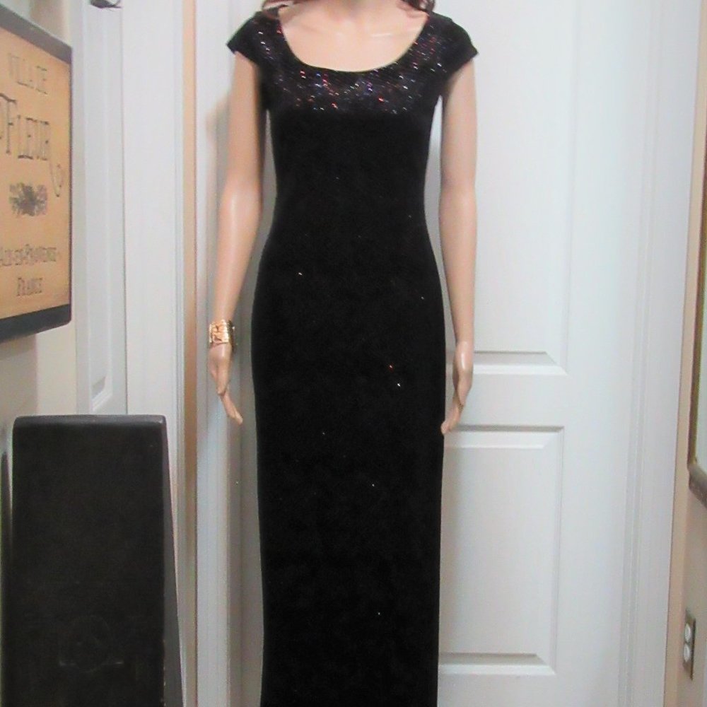 Ladies Longer dress East west Possible small/ medi Firm Price